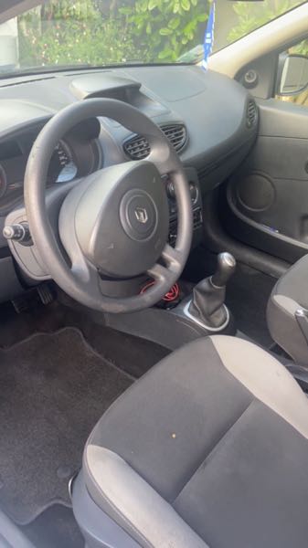Renault Clio IV 1.2 16V 75 AUTHENTIQUE