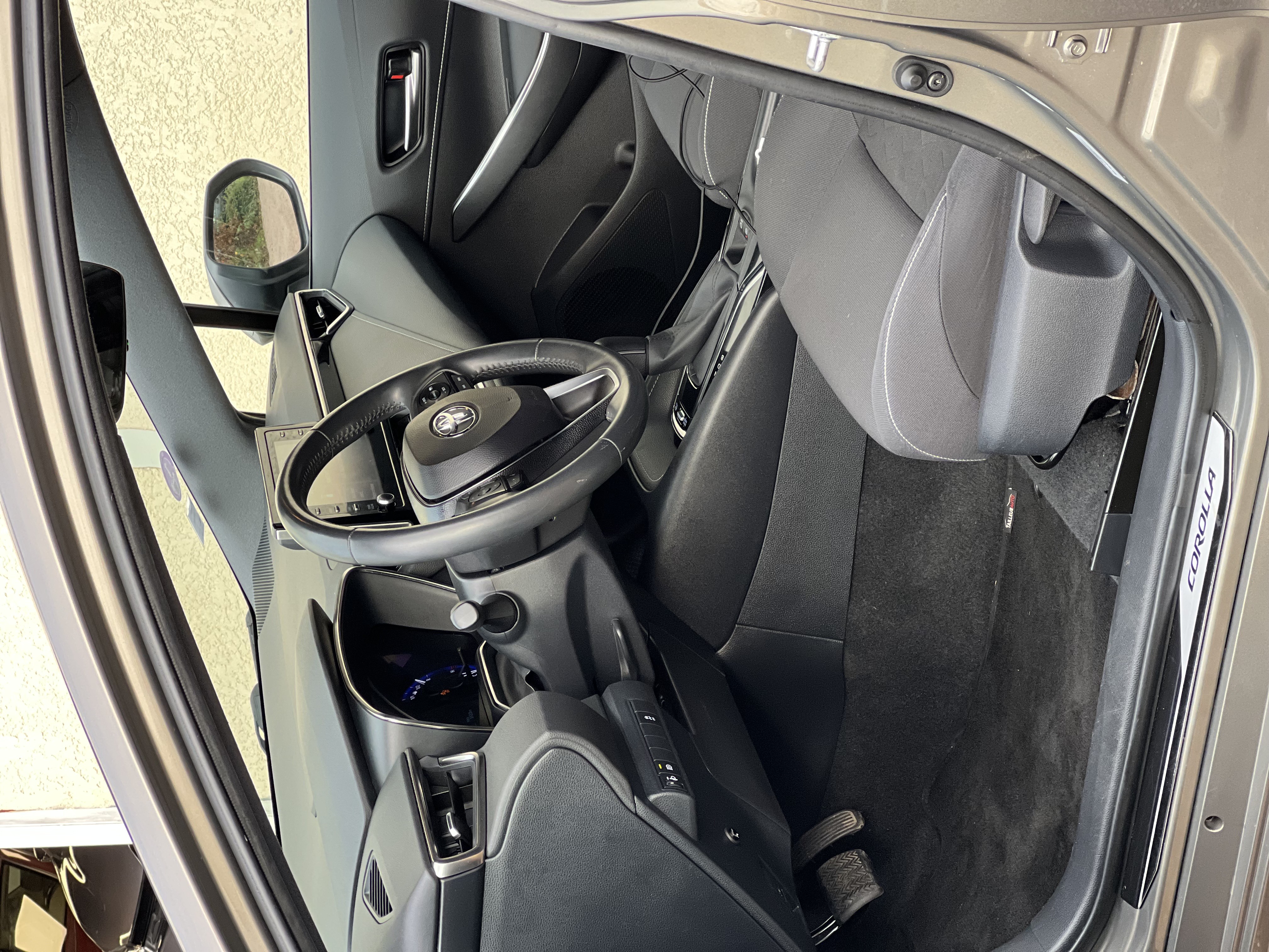 Toyota Corolla Hybride 122cv / Design / Suivi Toyota / Garantie Relax
