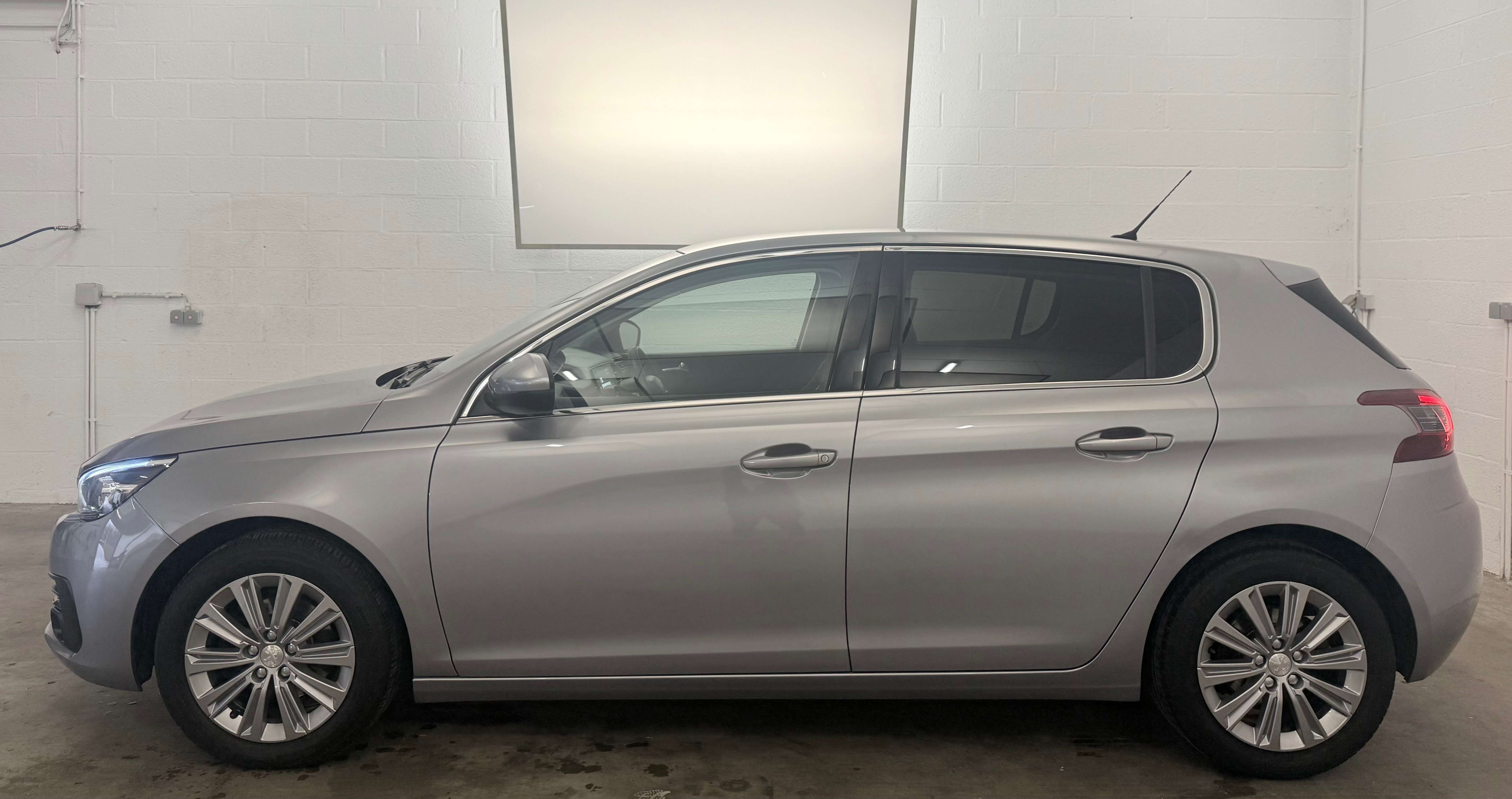 Peugeot 308 308 1.2 Allure / Navi / Caméra / Etat neuf !