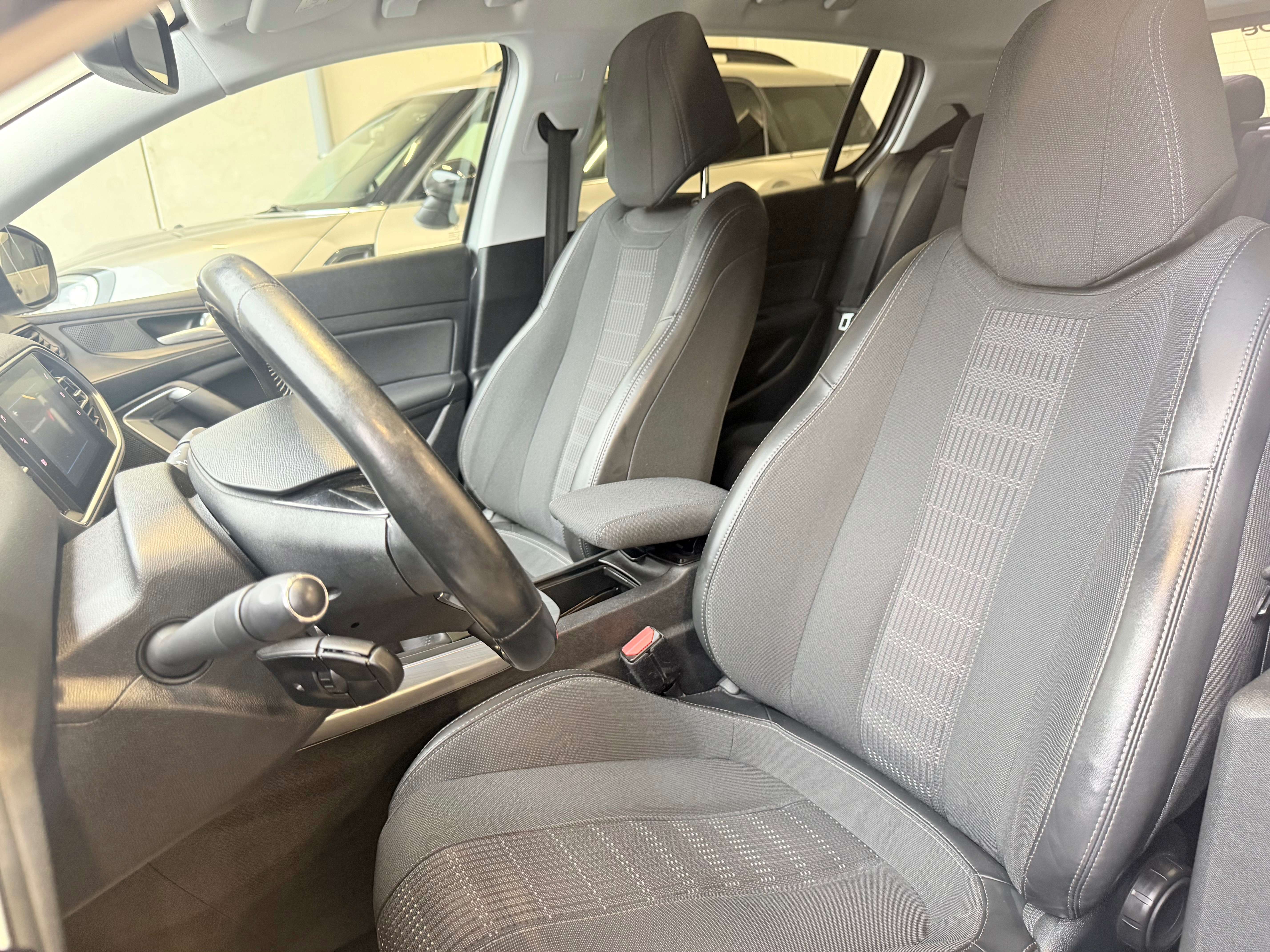 Peugeot 308 308 1.2 Allure / Navi / Caméra / Etat neuf !