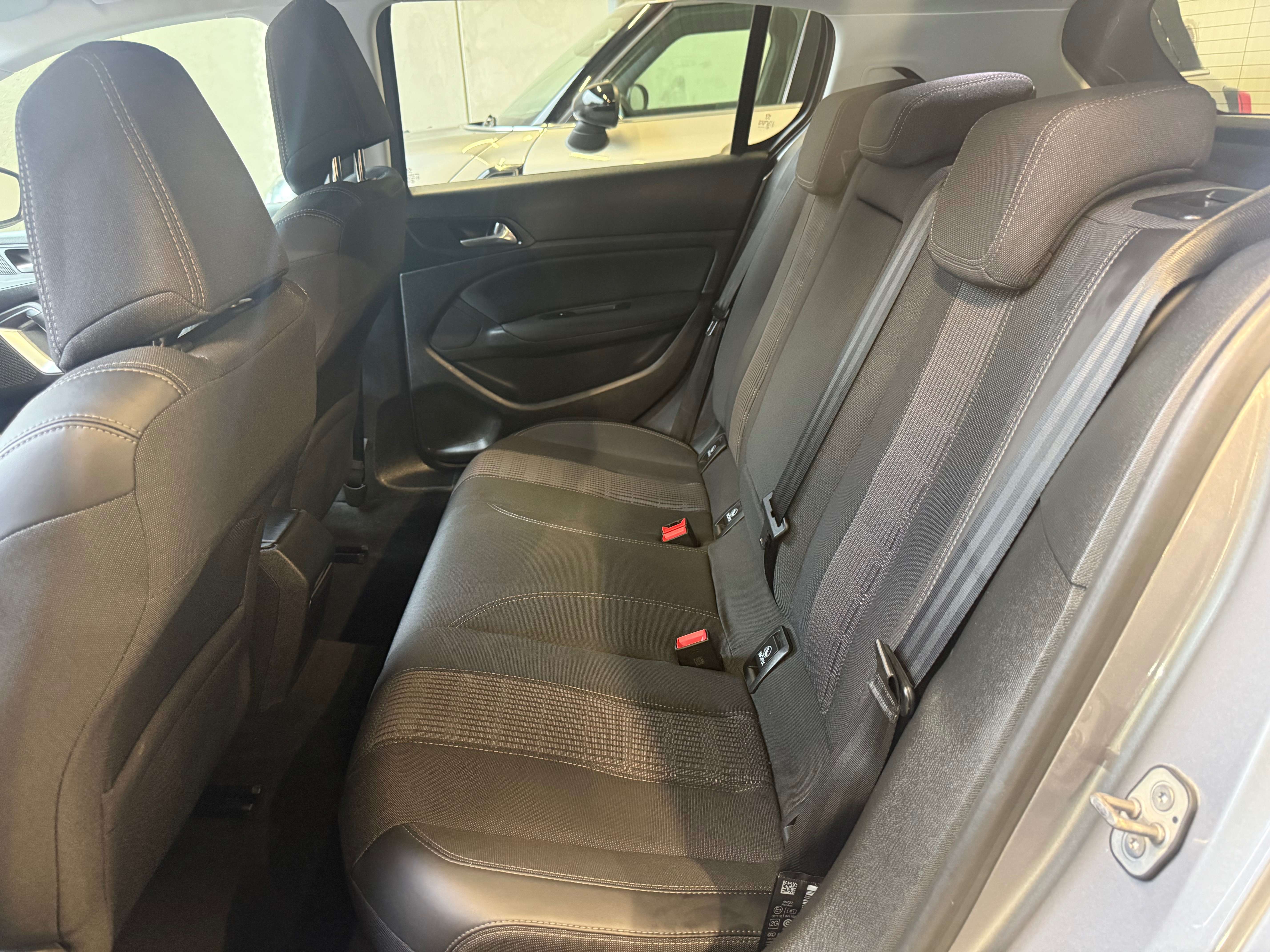 Peugeot 308 308 1.2 Allure / Navi / Caméra / Etat neuf !