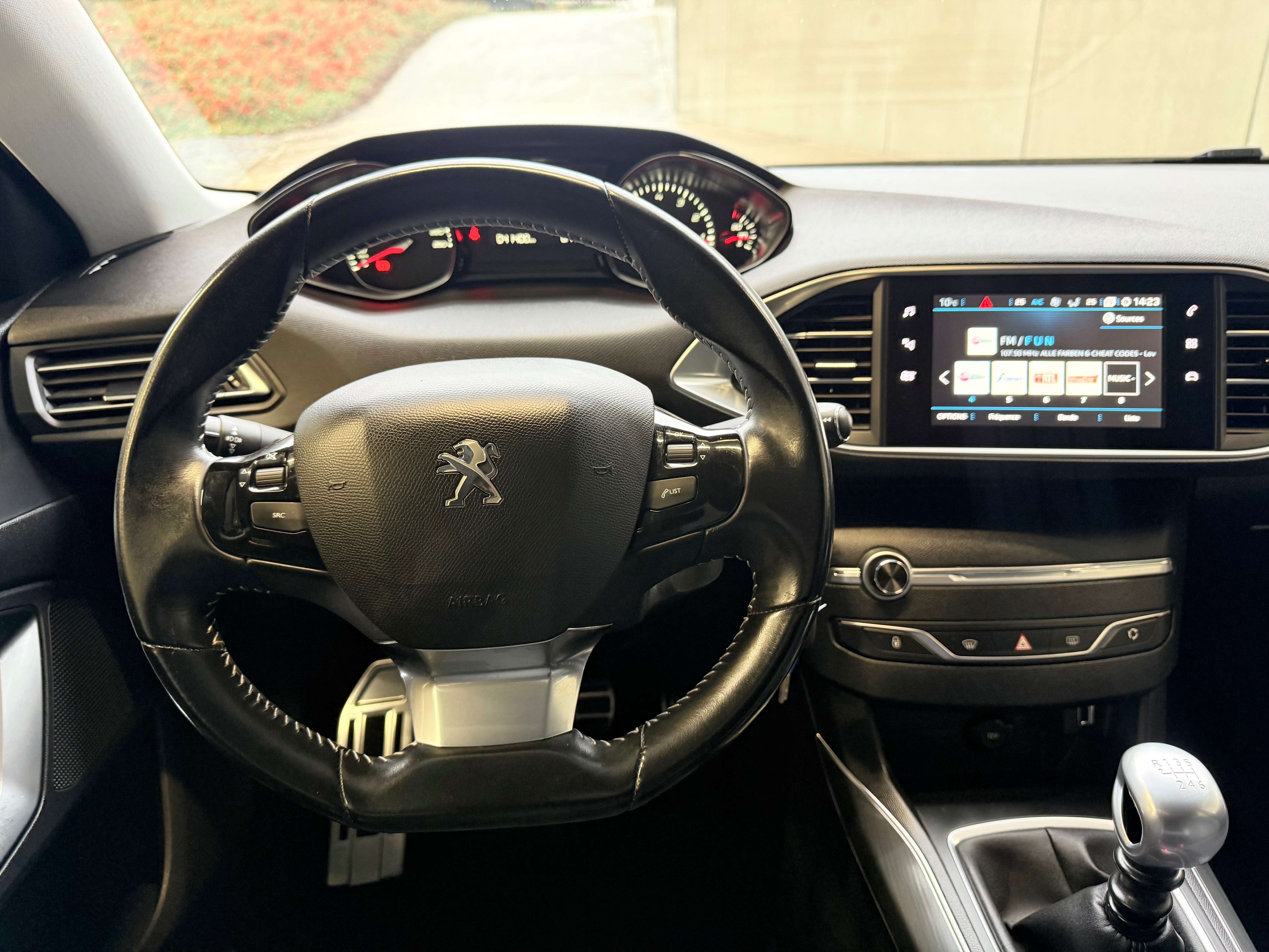Peugeot 308 308 1.2 Allure / Navi / Caméra / Etat neuf !