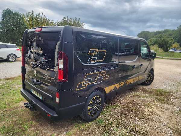 Renault Trafic 9 places ( 60000 kms) 125cv carnet entretien depuis le neuf