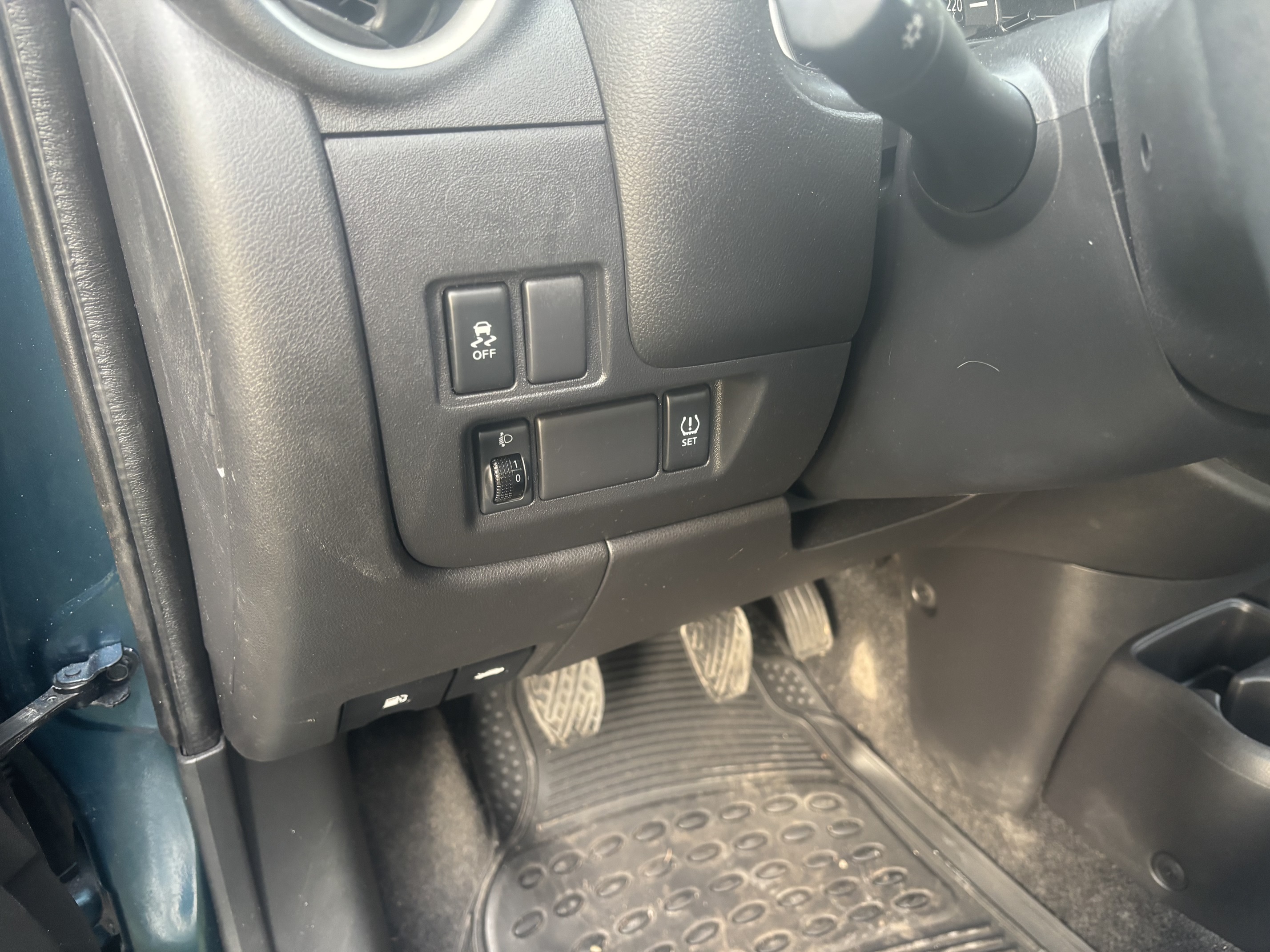 Nissan Micra IV (2) 1.2 80 CONNECT EDITION