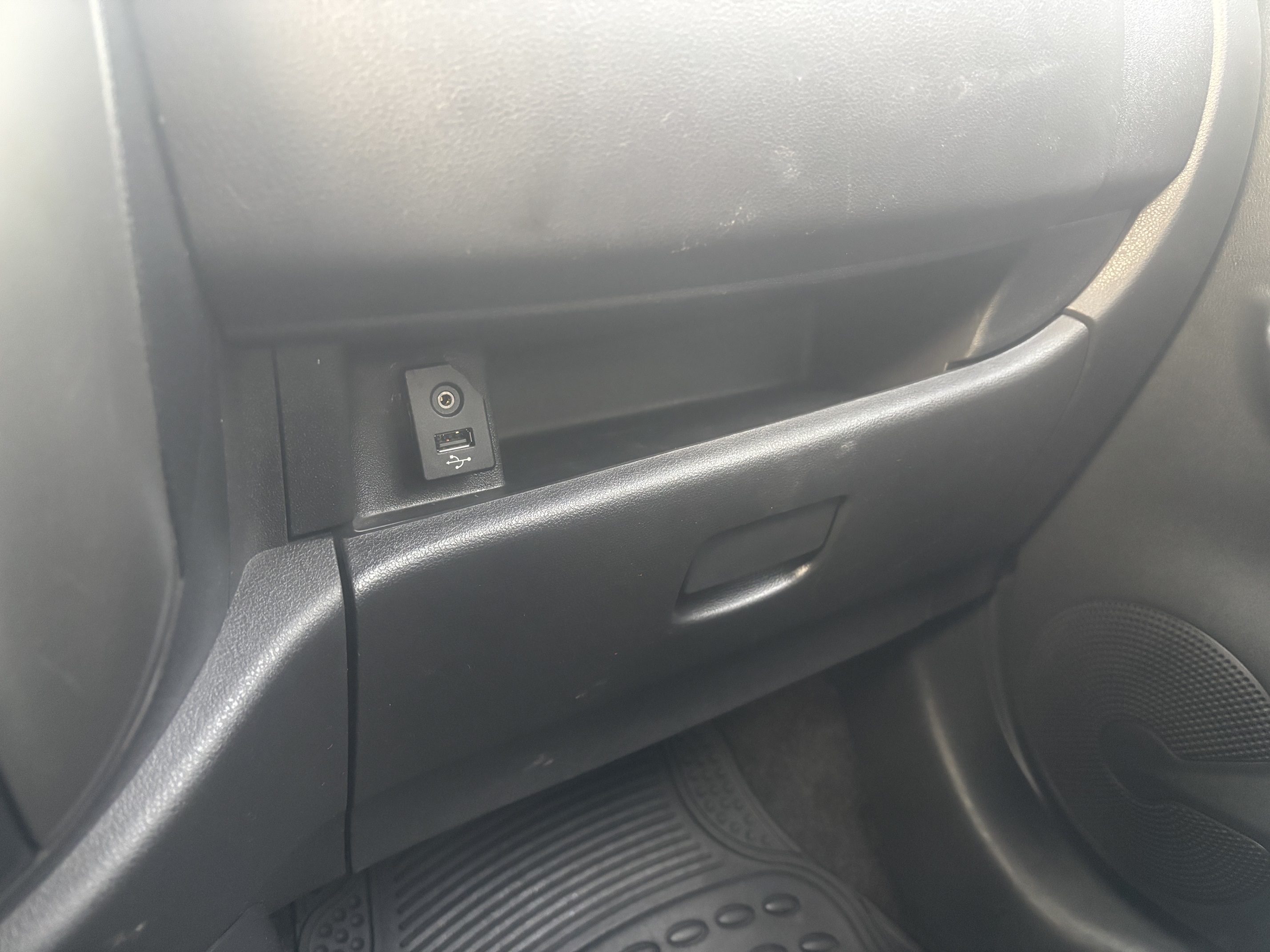 Nissan Micra IV (2) 1.2 80 CONNECT EDITION