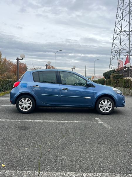 Renault Clio III (2) 1.5 DCI 70 AUTHENTIQUE 3P ECO2