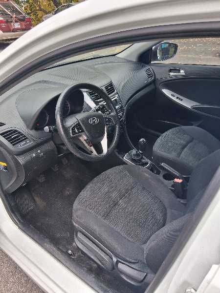 Hyundai Accent Clean