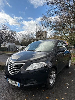 Lancia Ypsilon III 1.2 8V 69 STOP&amp;START BLACK &amp; RED 5P