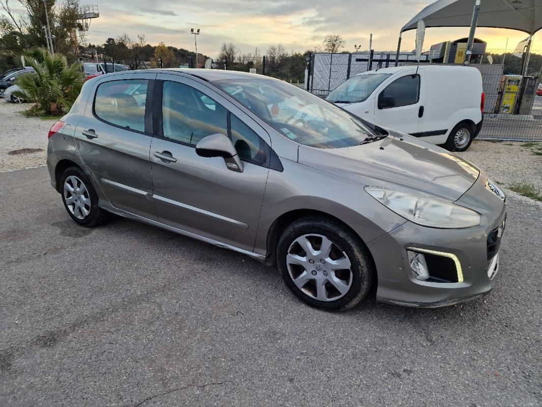 Peugeot 308 1.6 e-HDi112 FAP Business Pack 5p