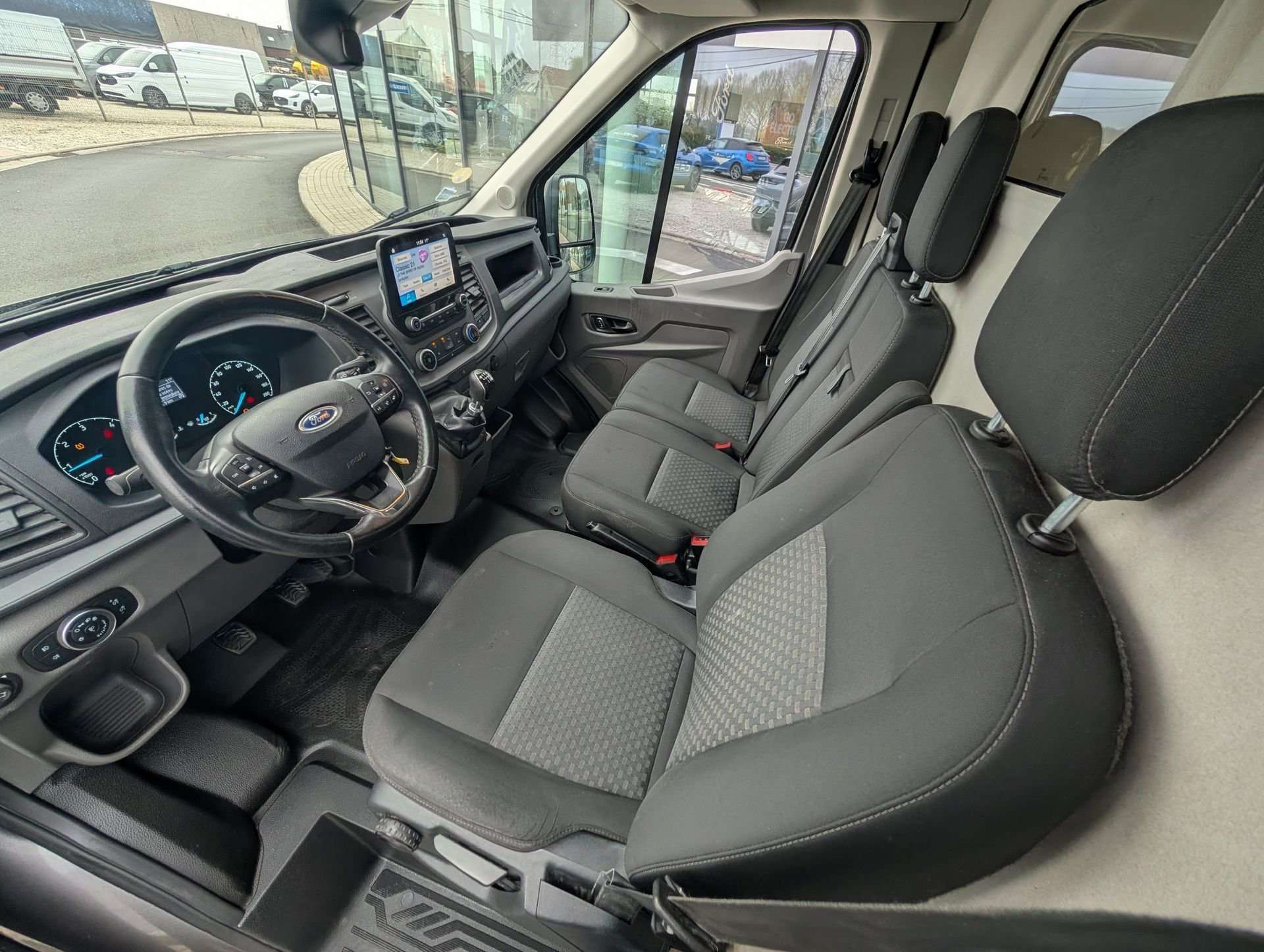 Ford Transit Trend 310M L2H2 2.0 TDCI 130cv - Galerie - Garant
