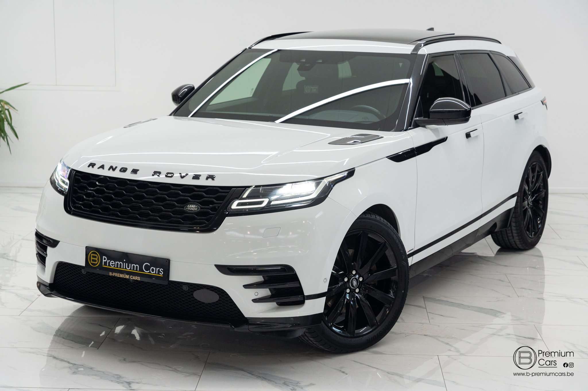 Land Rover Range Rover Velar 3.0D R-dynamic ! FULL / ACC / PANO / MERIDAN 3D!