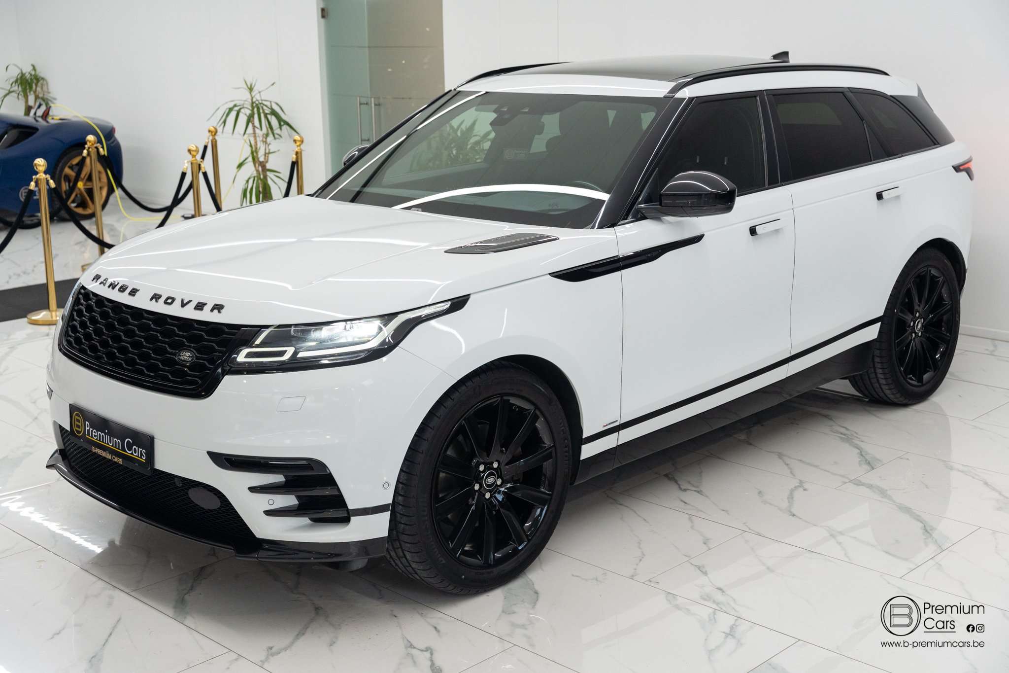 Land Rover Range Rover Velar 3.0D R-dynamic ! FULL / ACC / PANO / MERIDAN 3D!