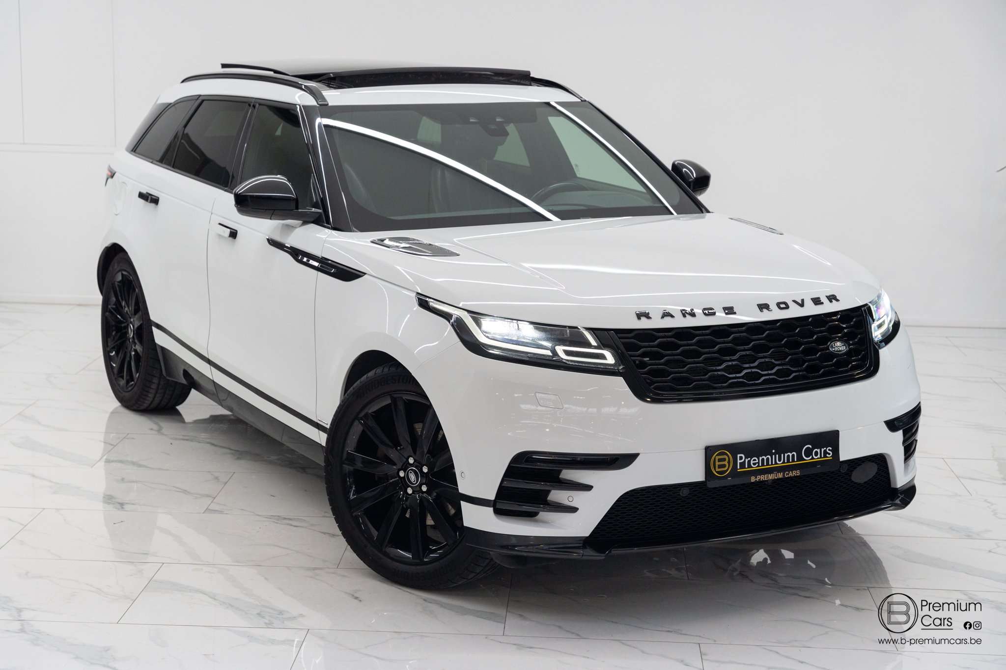 Land Rover Range Rover Velar 3.0D R-dynamic ! FULL / ACC / PANO / MERIDAN 3D!