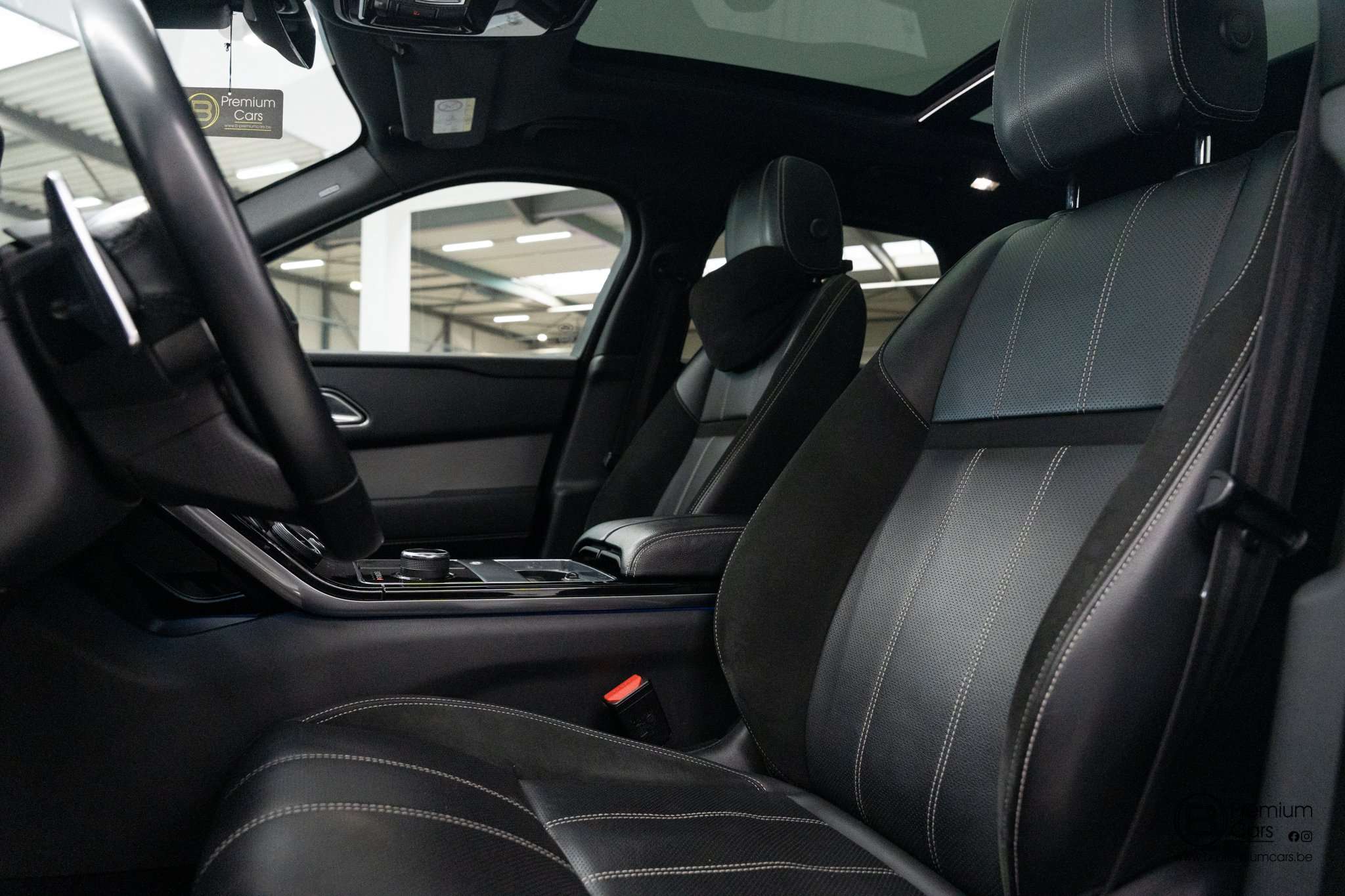 Land Rover Range Rover Velar 3.0D R-dynamic ! FULL / ACC / PANO / MERIDAN 3D!