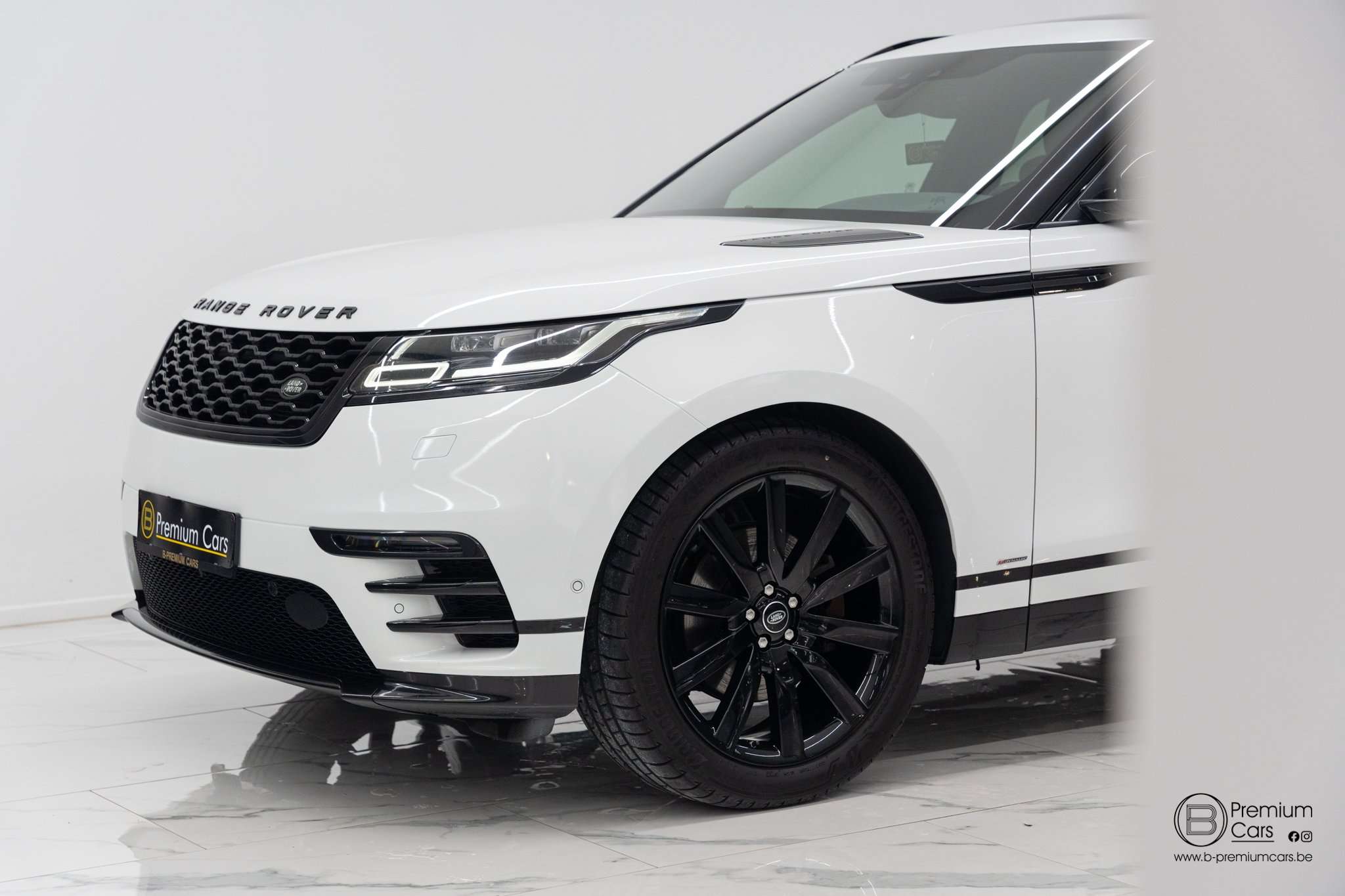 Land Rover Range Rover Velar 3.0D R-dynamic ! FULL / ACC / PANO / MERIDAN 3D!