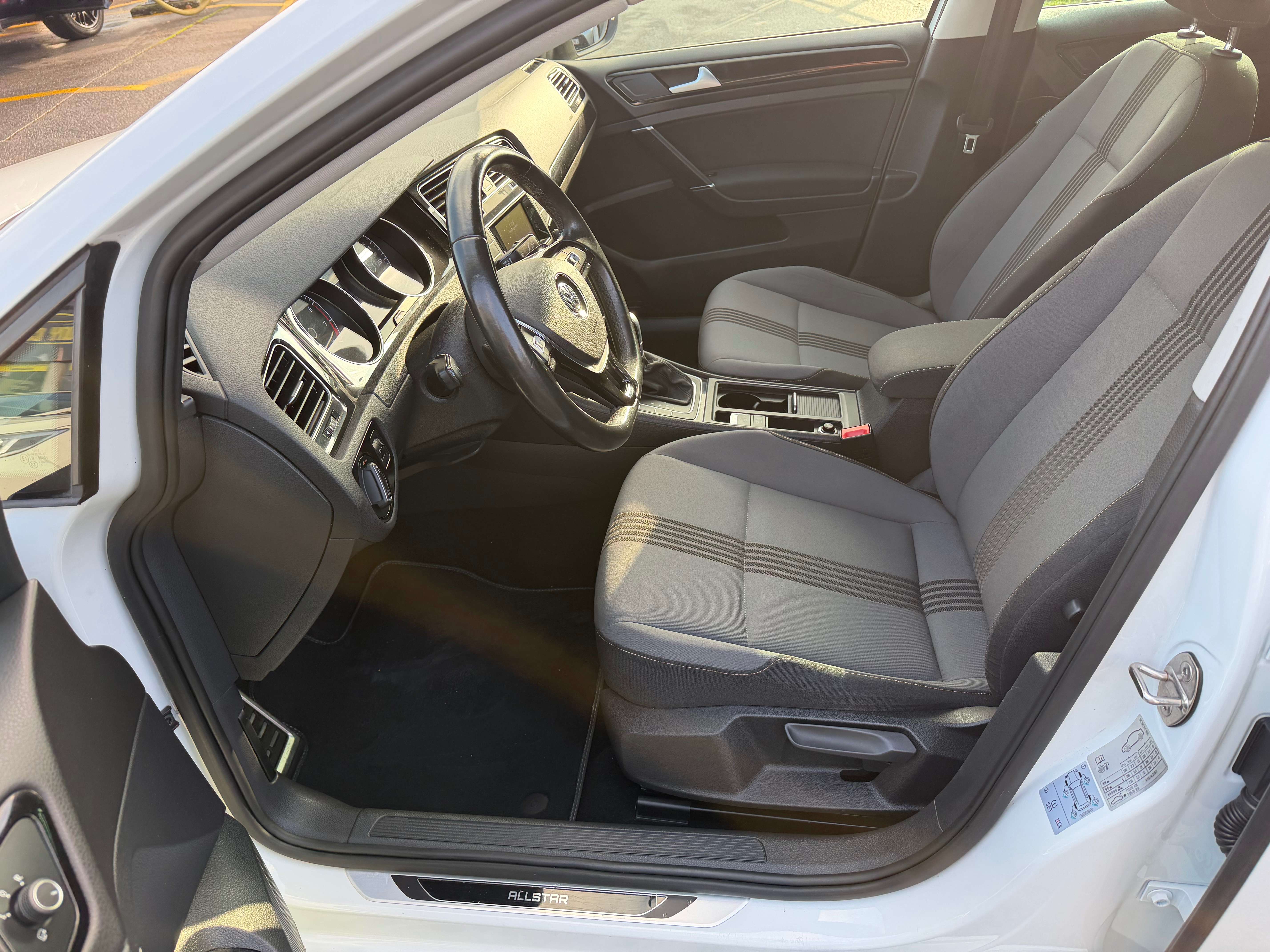 Volkswagen Golf Golf 1.2 TSI Allstar DSG*AUX* Garantie, 12 mois✅
