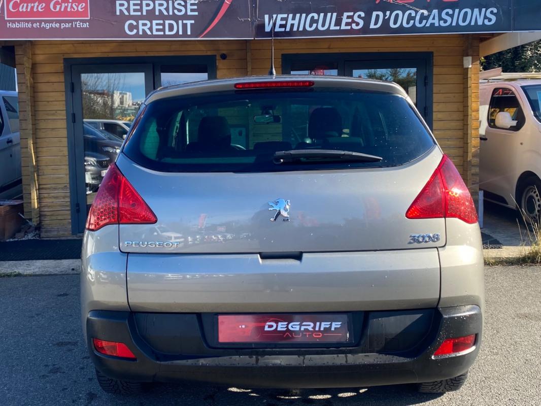 Peugeot 3008 1.6 HDi 16V 110ch FAP Premium Pack