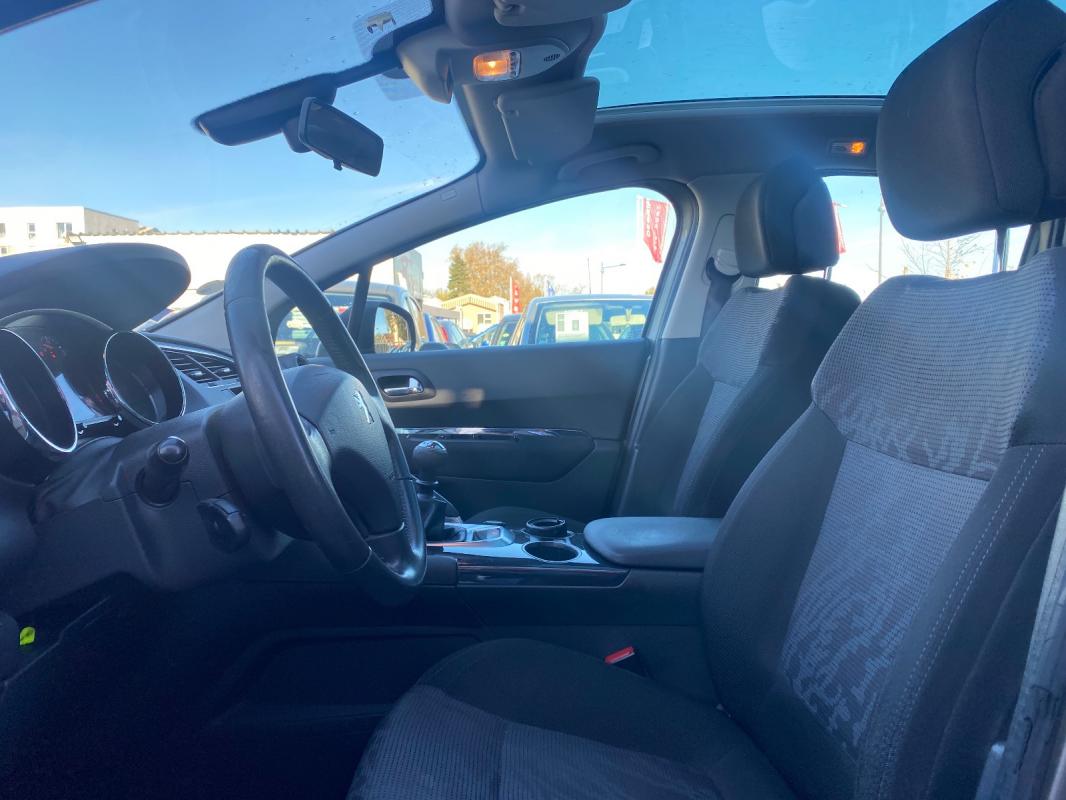 Peugeot 3008 1.6 HDi 16V 110ch FAP Premium Pack