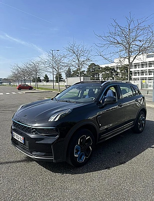 Lynk & Co 01 MODELE HEV