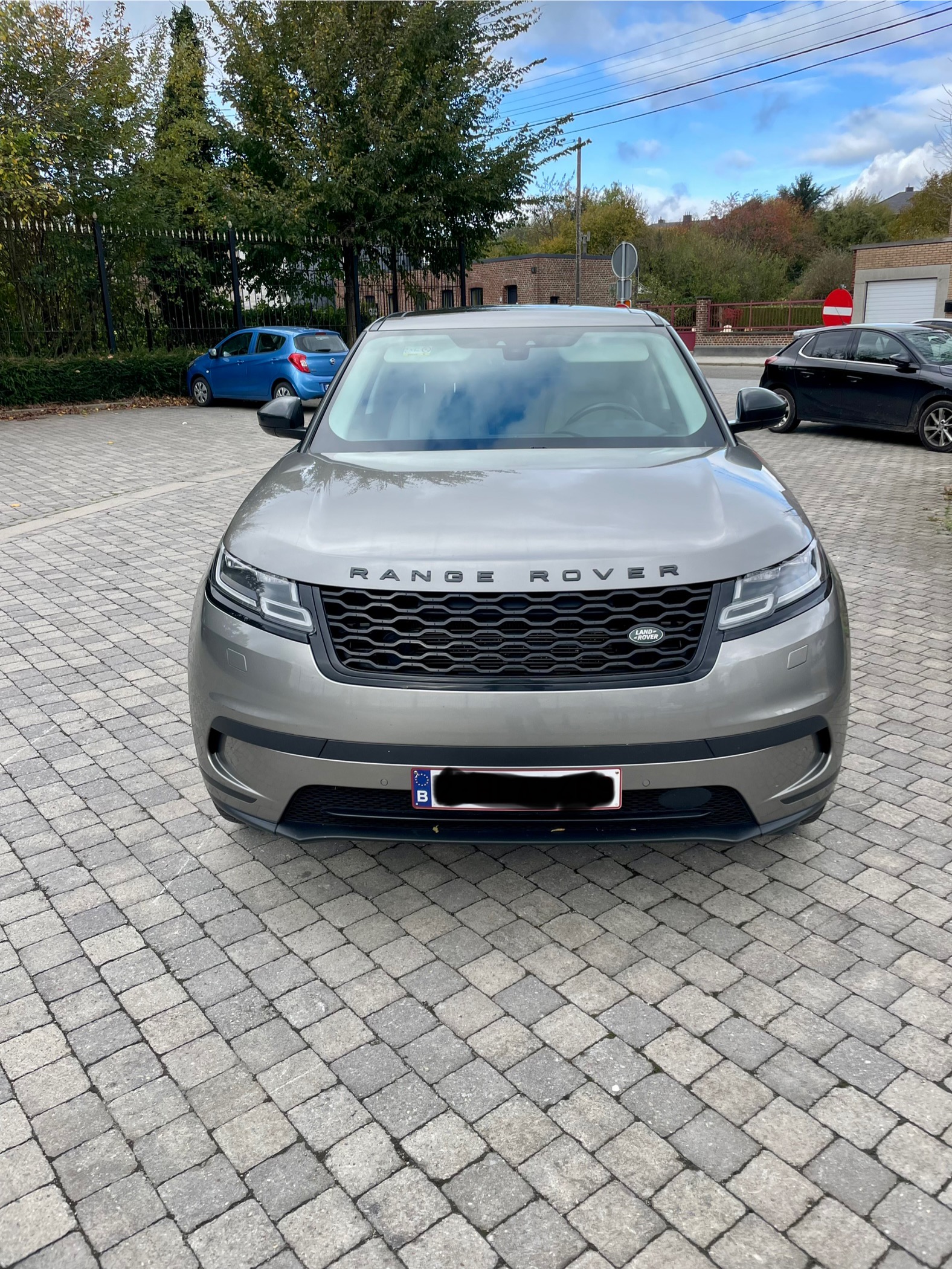 Land Rover Range Rover Velar 2.0 D180 4WD HSE R-DYNAMIC AUTO