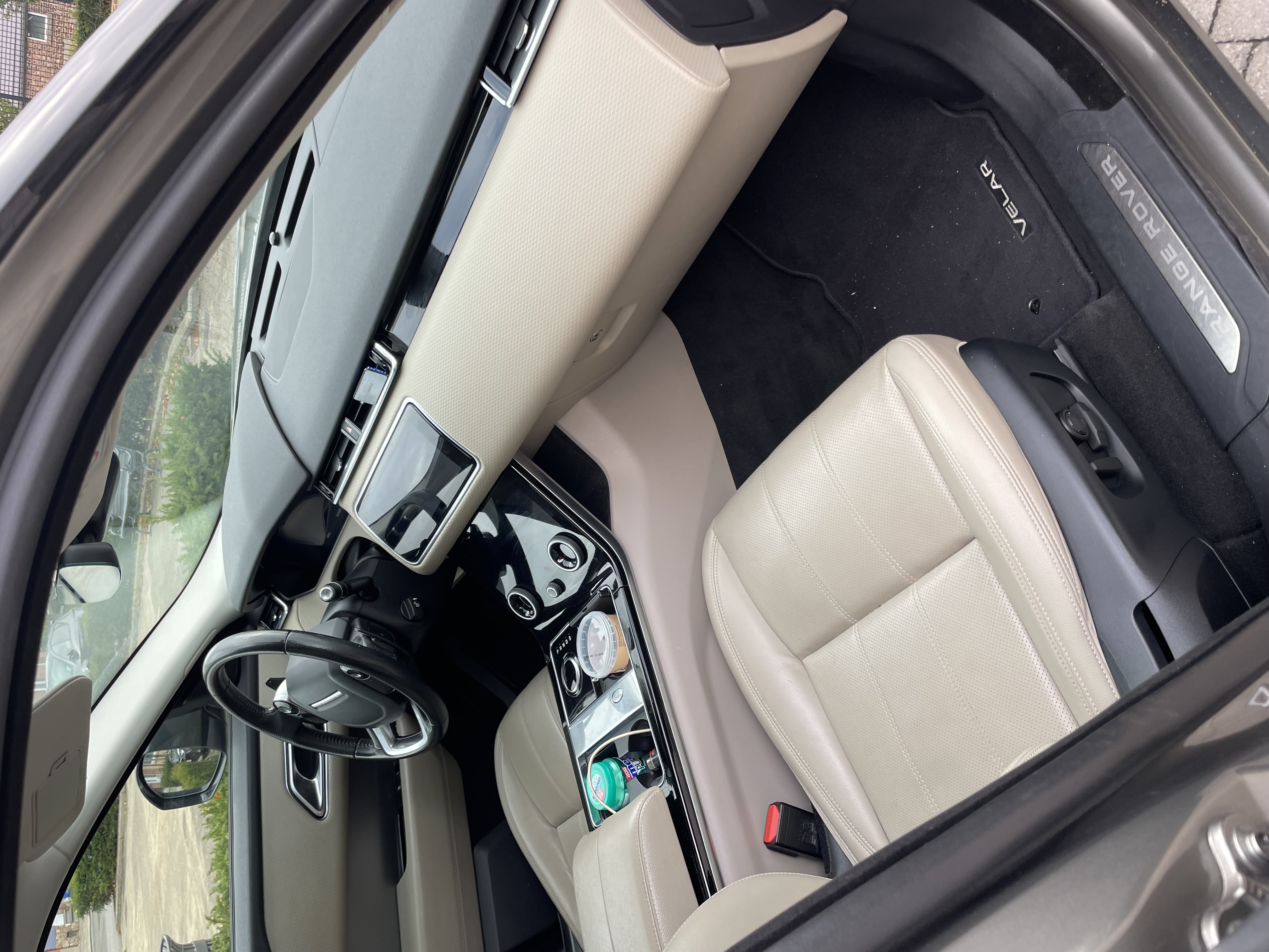Land Rover Range Rover Velar 2.0 D180 4WD HSE R-DYNAMIC AUTO