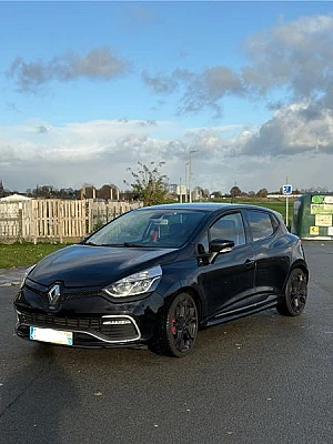 Renault Clio IV (2) 1.6 TURBO 200 RS EDC