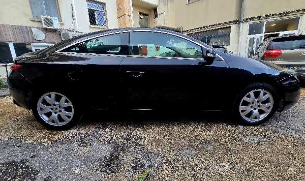 Renault Laguna III (2) COUPE 2.0 DCI 150 FAP ENERGY BLACK EDITION
