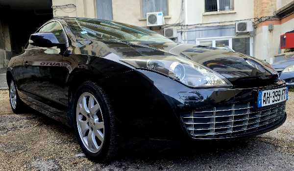 Renault Laguna III (2) COUPE 2.0 DCI 150 FAP ENERGY BLACK EDITION