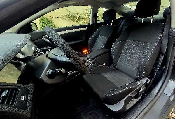 Renault Laguna III (2) COUPE 2.0 DCI 150 FAP ENERGY BLACK EDITION