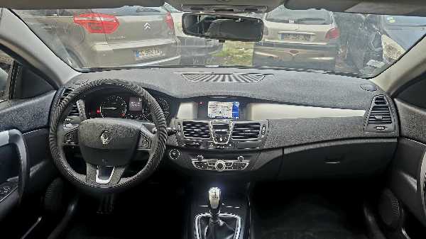 Renault Laguna III (2) COUPE 2.0 DCI 150 FAP ENERGY BLACK EDITION