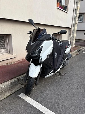 YAMAHA X-MAX ABS