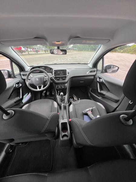 Peugeot 208 (2) 1.6 BLUEHDI 75 STYLE 5P