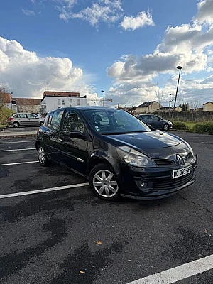 Renault Clio III (2) 1.5 DCI 85 98G XV DE FRANCE 5P