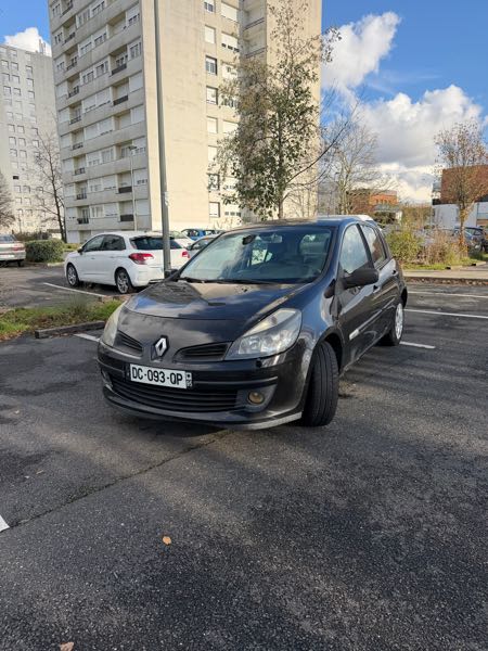 Renault Clio III (2) 1.5 DCI 85 98G XV DE FRANCE 5P