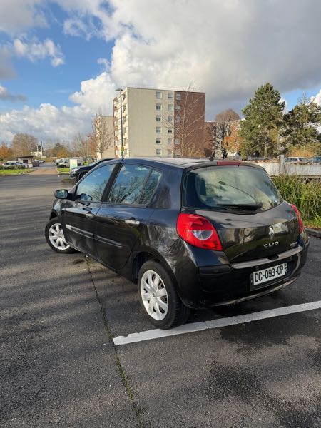 Renault Clio III (2) 1.5 DCI 85 98G XV DE FRANCE 5P