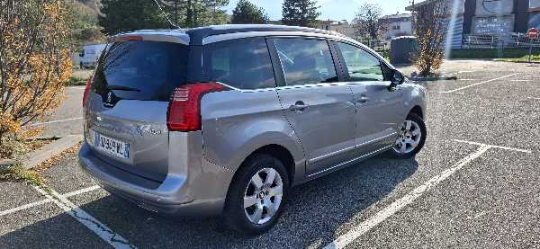 Peugeot 5008 (2) 1.6 BLUEHDI 120 STYLE EAT6 7PL