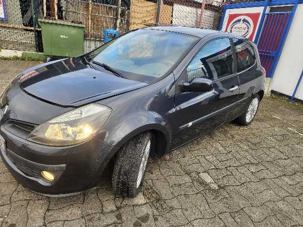 Renault Clio II (2) 1.6 16S 110 INITIALE 3P