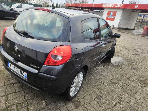 Renault Clio II (2) 1.6 16S 110 INITIALE 3P