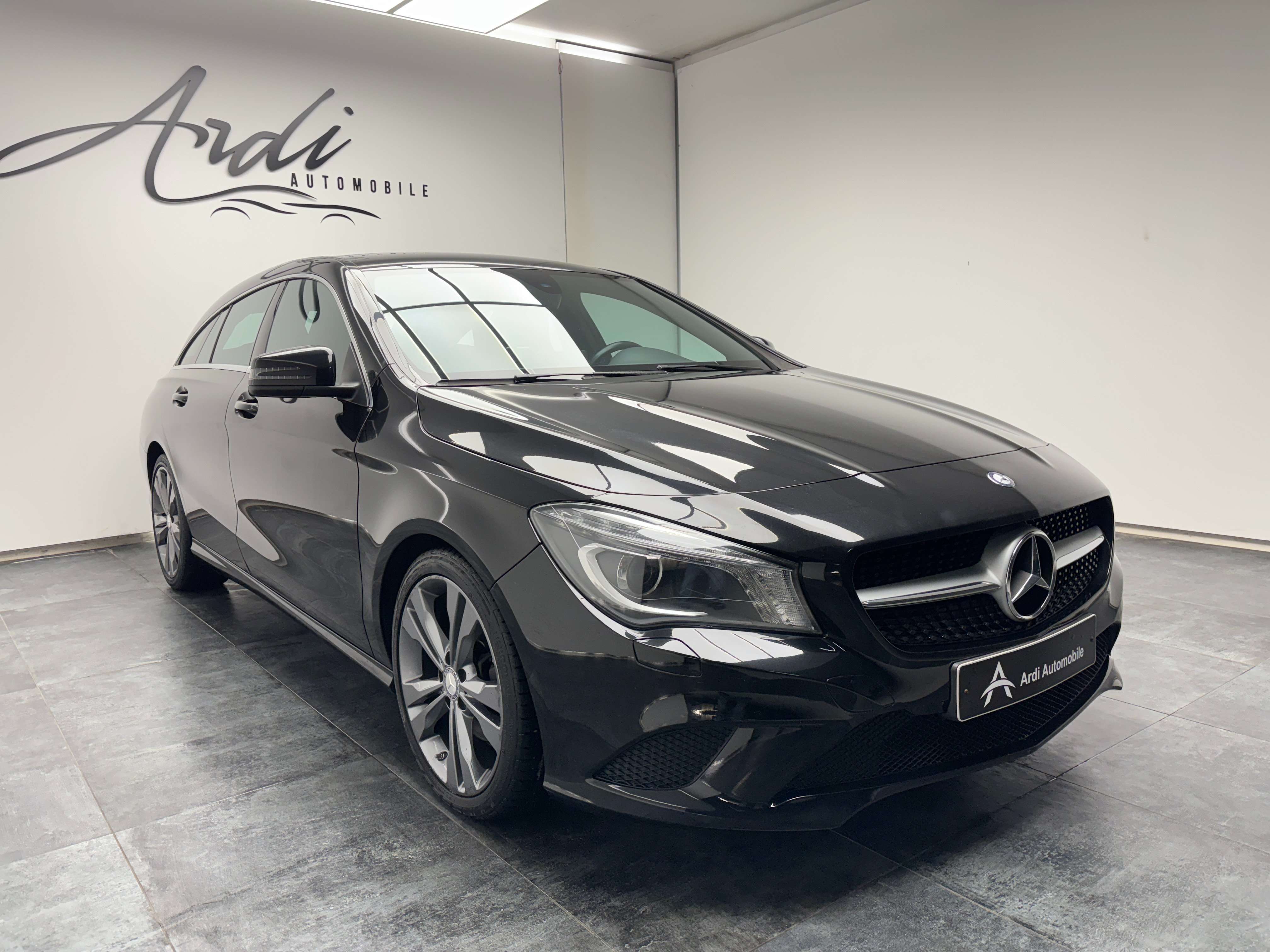 Mercedes-Benz CLA 180 d *PACK AMG*XENON*LED AMBIANCE*CAMERA*GARANTIE*