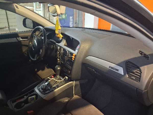 Audi A4 IV V6 3.0 TDI 240 DPF AMBITION LUXE QUATTRO TIPTRONIC