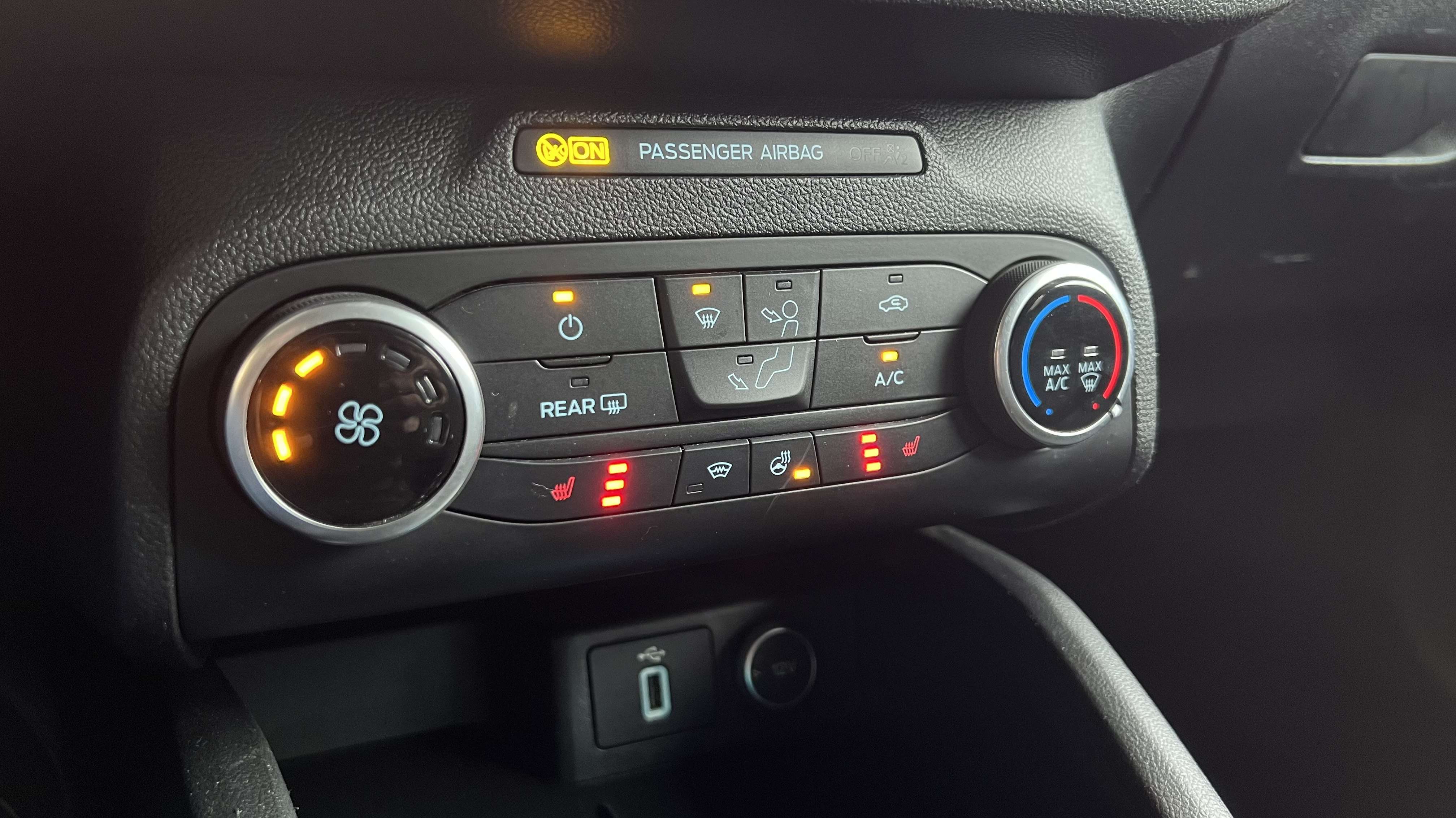 Ford Focus 1.5TDCi (EURO 6d) CAMERA-CARPLAY-PDC-WiFi-GAR 1AN