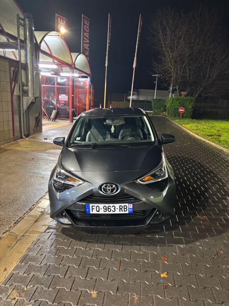 Toyota Aygo II (2) 1.0 VVT-I X-PLAY 5P BVA5