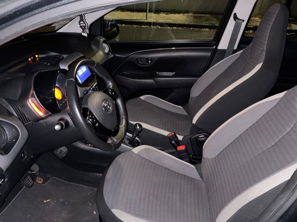 Toyota Aygo II (2) 1.0 VVT-I X-PLAY 5P BVA5