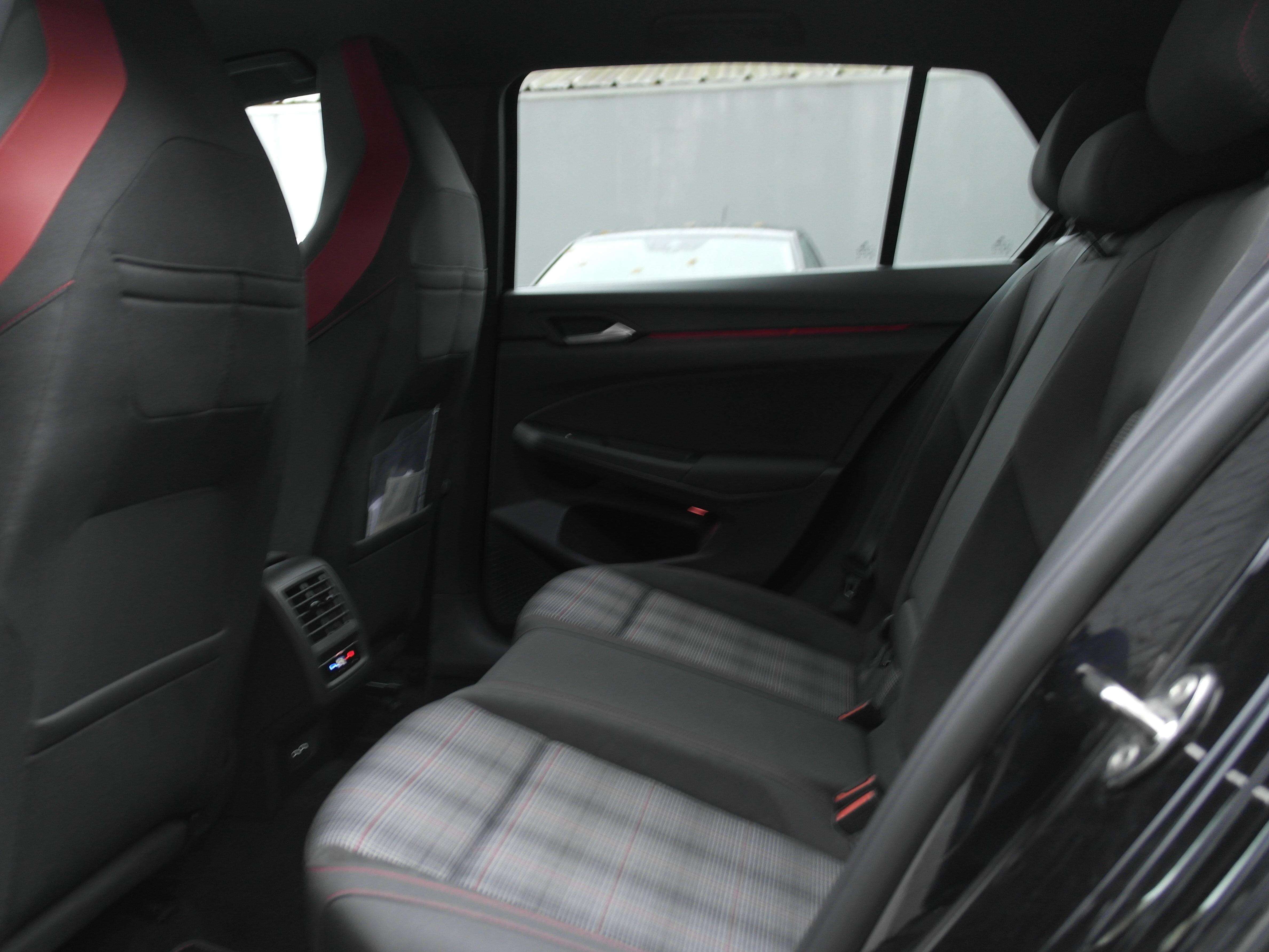 Volkswagen Golf GTI Golf 2.0 TSI GTI OPF DSG Covering noir