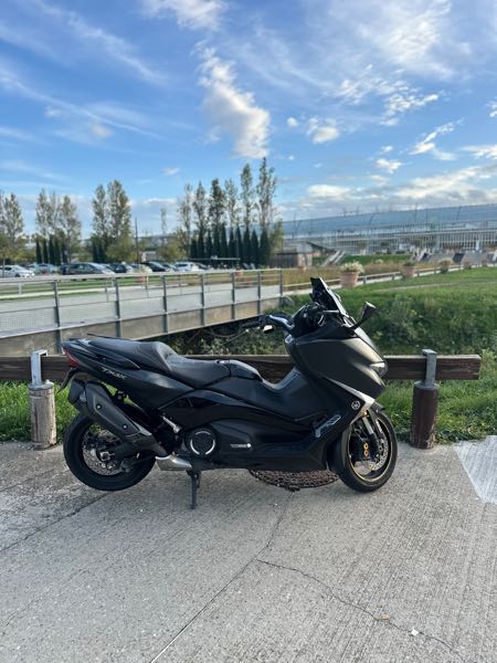 YAMAHA T-MAX SX