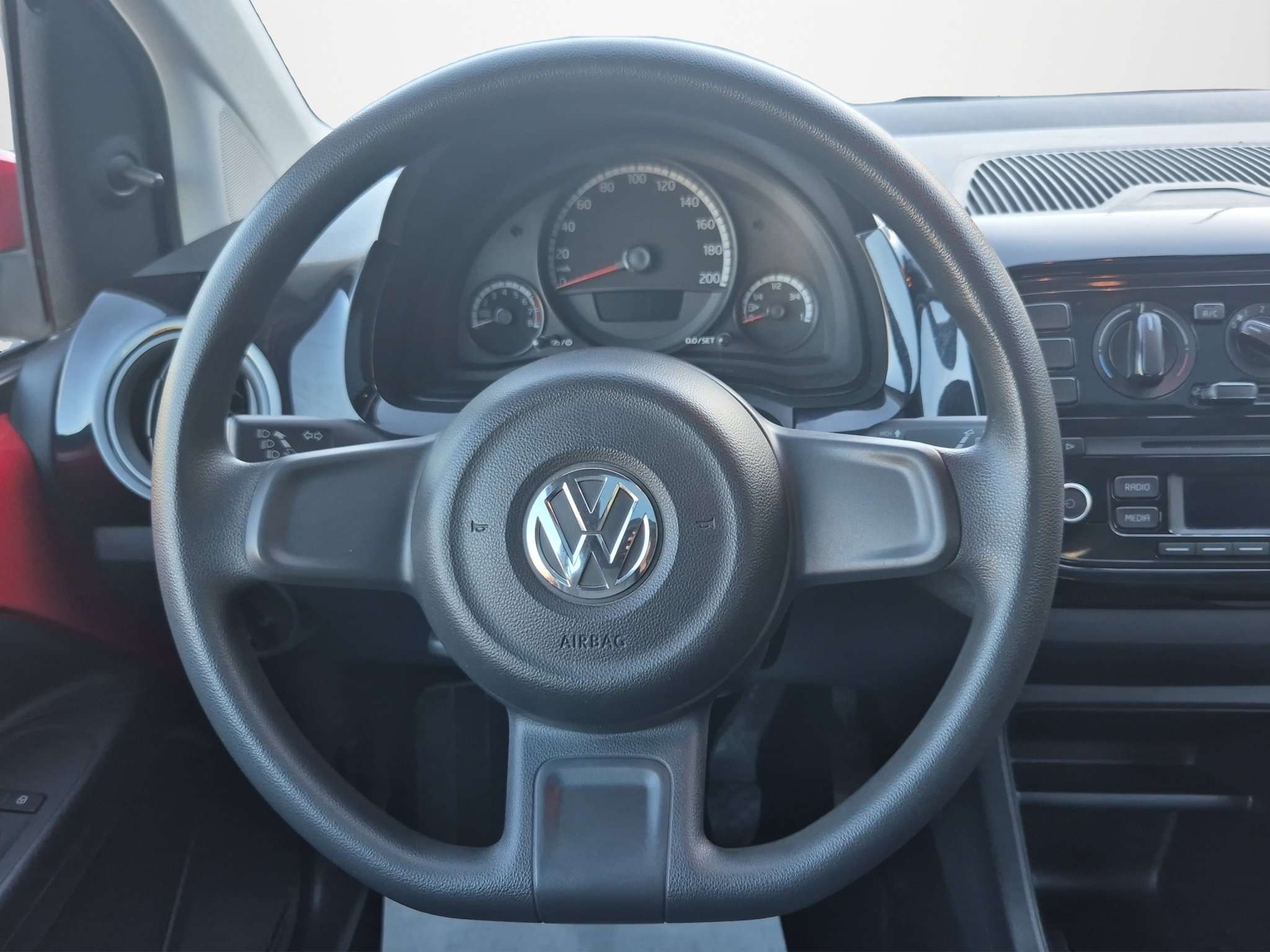 Volkswagen up! 1.0i Club up! - Petit Budget et Economique à l'Usage - Garantie 12 Mois avec Entretien Effectué - Dispo - Zone LEZ Ok