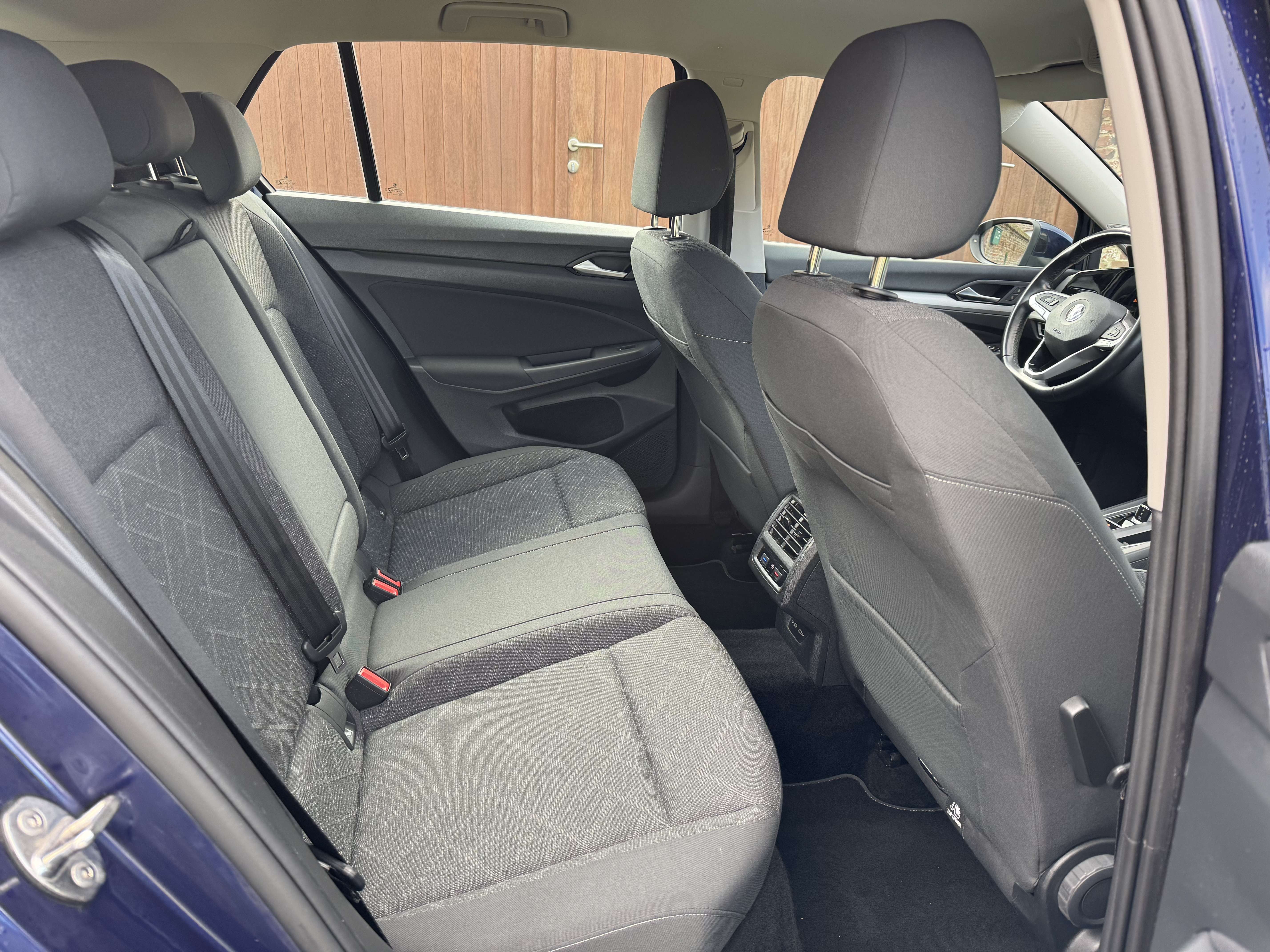 Volkswagen Golf 1.0 eTSI OPF DSG *CARPLAY*GPS*PDC*