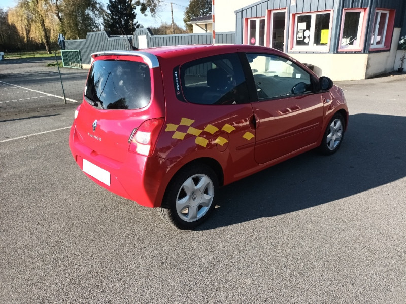 Renault TWINGO II 1.2 16V 75CH RIP CURL