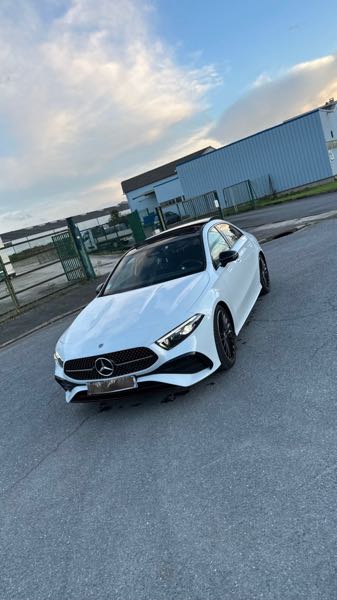 Mercedes-Benz Classe A IV BERLINE 180 D BUSINESS LINE 8G-DCT
