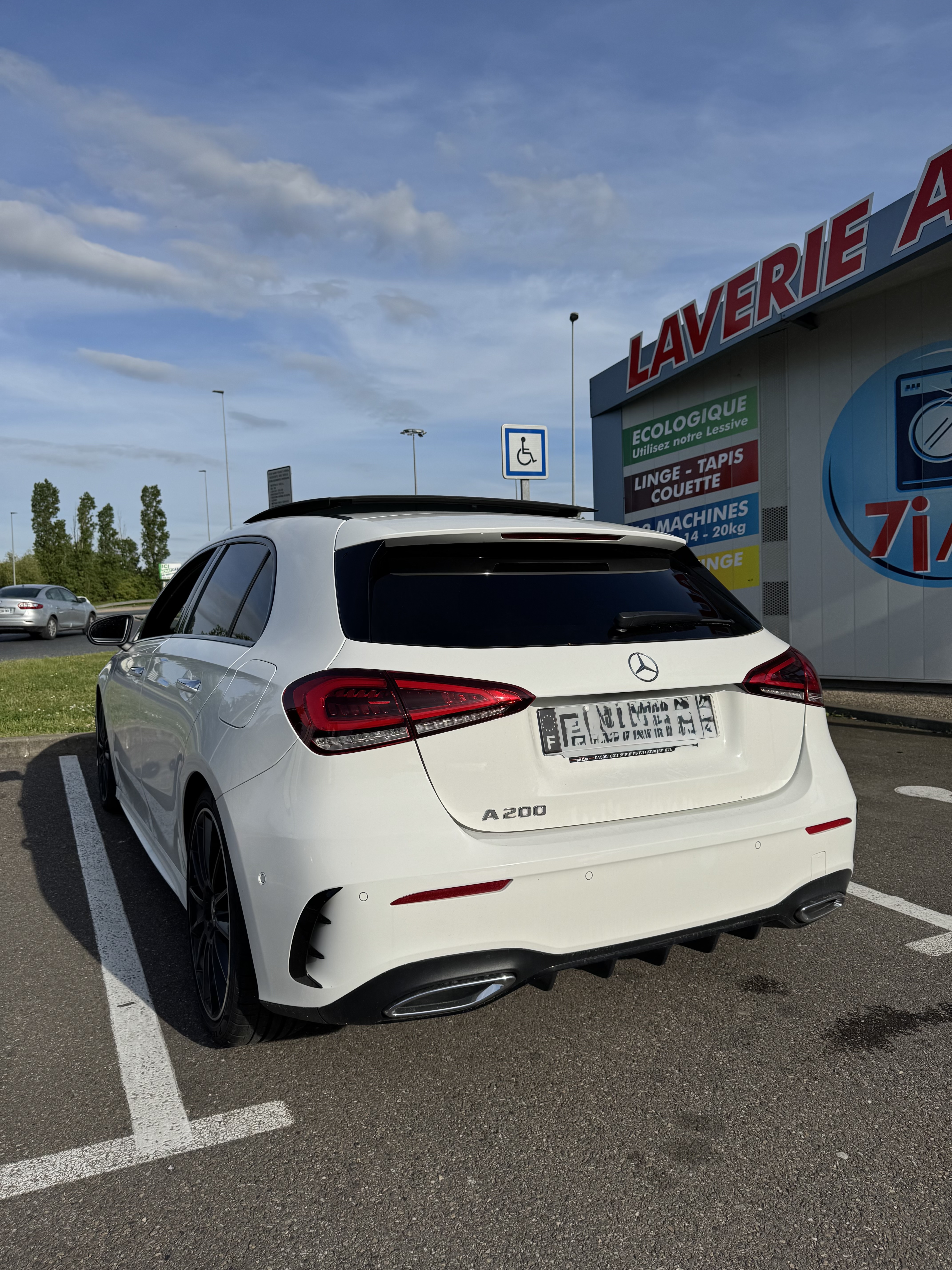 Mercedes-Benz Classe A IV BERLINE 200 AMG LINE 7G-DCT